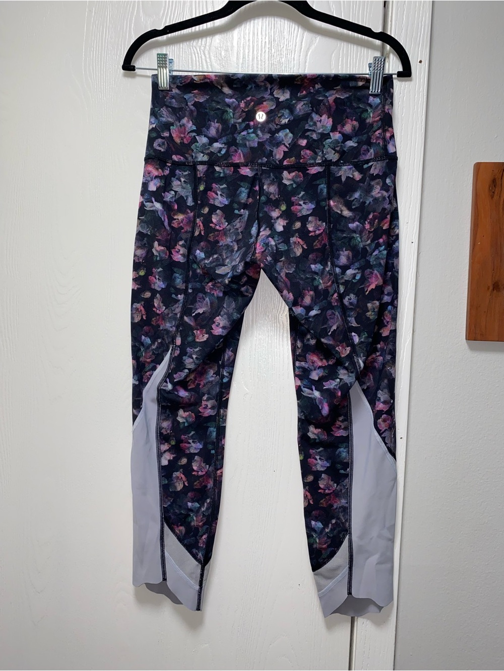 Lululemon Floral Crop Atheltic Leggings Multicolor Gray meah Panel